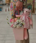 گل و عروسک داخل فلاوربگ فلوبار
