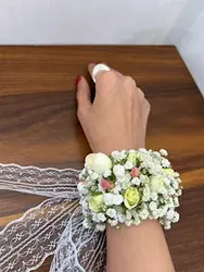 دستبند با گل طبیعی برای عروس فلوبار