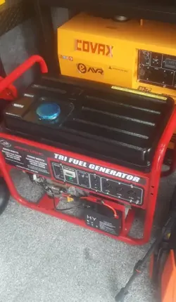 فروش ویژه موتور برق ۸کیلو وات ۳۲ آمپر۳ گانه سوز گاز شهری کپسول و بنزین در تعداد محدود