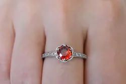 انگشتر نقره مدل لیرا – شکوفه‌ای از وقار - لیمو جواهر |lemonjewelry