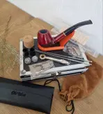ست پیپ چوبی کد 023 با لوازم و تجهیزات کامل، رنگ قرمز چوب صندل قرمز جعبه فلزی (آلومینیومی) برند(old wood (pipe brown با ارسال رایگان/مناسب کادویی؛هدیه دادن؛اکسسوری....لاکچری،فوق حرفه ای، اصل