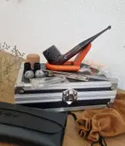 ست پیپ چوبی کد 012 با لوازم و تجهیزات کامل، رنگ قهوه ای چوب آبنوس جعبه فلزی (آلومینیومی) برند(old wood (pipe brown با ارسال رایگان/مناسب کادویی؛هدیه دادن؛اکسسوری....لاکچری،فوق حرفه ای، اصل