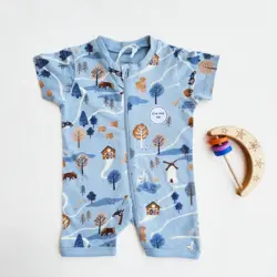 رامپر وارداتی زیپی طرح دهکده کوچولو برند لیندکس