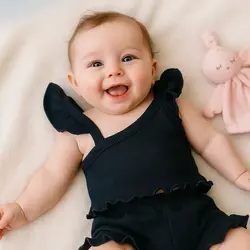 ست کراپ و شلوارک کبریتی دخترانه رنگ مشکی | مدرن، راحت و شیک