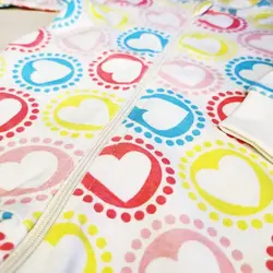 سرهمی دو زیپ طرح قلب‌های رنگی برند H&M | ارمغان زیبایی