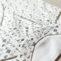 بادی آستین کوتاه دخترانه طرح پروانه برند بی بی وان