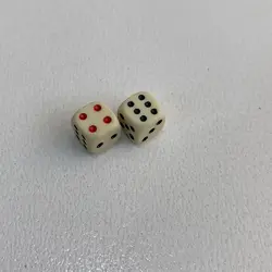 تاس مالزی خال قرمز لبه گرد رنگ سفید