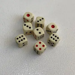 تاس مالزی خال قرمز لبه گرد رنگ سفید