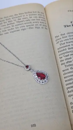 گردنبند نقره ای قرمز طرح قطره - فروشگاه لومینی اصفهان