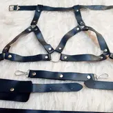 هارنس سینه به همراه ست اکسسوری کمربندی چرمی فری سایز ۳۶ تا ۴۴ کد 214 / 9878