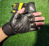 دستکش نیمه انگشتی چرم خارجی بدنسازی و دوچرخه سواری