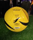 توپ فوتسال زرد مولتن اصل مخصوص سالن و چمن مصنوعی دوخت پاکستان گارانتی دار 3ماهه