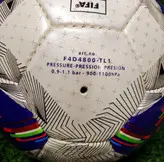 توپ ارزان فوتسال سایز 4 مولتن سالنی درجه 1 استوک با کیفیت