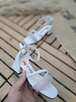 صندل دخترانه نگینی سفید