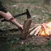 تبر چندکاره گرین لاین مدل Multi-Tool Axe – ابزار حرفه‌ای برای کمپینگ، شکار و بقا