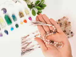 معرفی تسبیح عقیق شجر سفید اصل | نمادی از پاکی، تعادل، و آرام