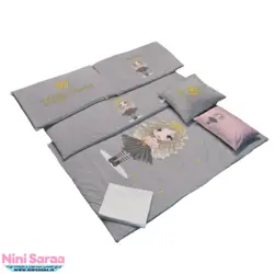 سرویس روتختی نوزاد برند مامز کیوتی (momscutie) مدل 7 تکه طرح پرنسس مو فرفری رنگ طوسی صورتی - خرید مستقیم از تولید کننده