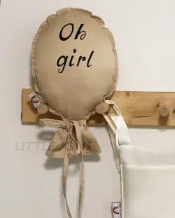 دیوارکوب بادکنک با فونت oh girl