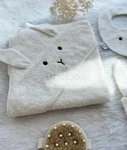 حوله کلاهدار خرگوش