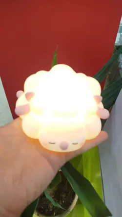 چراغ خواب سیلیکونی بره ناقلا کد 255 - قلم شاپ