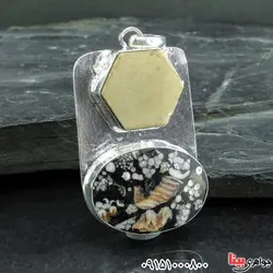 احراز فاخر درشت مهره پوست ماری و لوح برنجی حرز دار _کد:30705