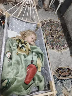 ننو  گهواره  سنتی  مدل  ماهسون پارچه  ترک همراه پتو بالش تشک پشه بند)