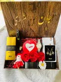 پک هدیه لاکچری زنانه طرح بابونه | ساعت نگینی + ادکلن+ کمربند و اکسسوری | کادو روز زن و ولنتاین ویژه با ارسال رایگان