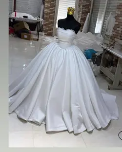 لباس عروس ساتن سه کلوش مدل چین با دانتل ۳۹۲