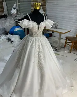 لباس عروس حریر افشولدر حلزونی کد ۳۶۱