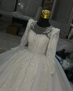 لباس عروس حریر سه کلوش با دانتل پرکار کد ۳۶۲