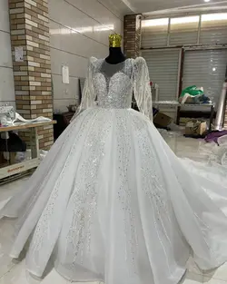 لباس عروس حریر سه کلوش با دانتل پرکار و سنگ کد ۳۶۴
