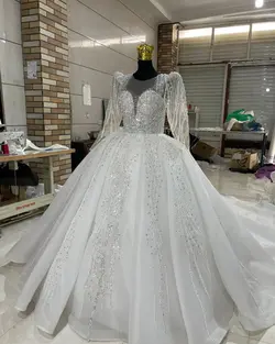 لباس عروس حریر سه کلوش با دانتل پرکار و سنگ کد ۳۶۴