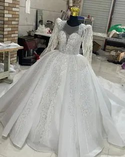 لباس عروس حریر سه کلوش با دانتل پرکار و سنگ کد ۳۶۴
