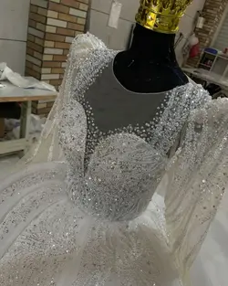 لباس عروس حریر سه کلوش با دانتل پرکار و سنگ کد ۳۶۴