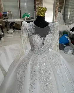 لباس عروس حریر سه کلوش با دانتل پرکار و سنگ کد ۳۶۴