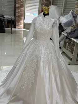 لباس عروس انجولیکا تزیین با دانتل کد ۴۳۹