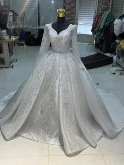 لباس عروس انجولیکا با دانتل کد ۴۴۱