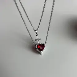 گردنبند قلب و شمشیر