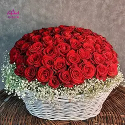 خرید آنلاین سبد گل هورزاد با 100 شاخه گل رز و ارسال فوری به سراسر ایران