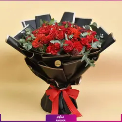 دسته گل طرح خاص رز ژورنالی خاص و زیبا | گلفروشی بین المللی انگور
