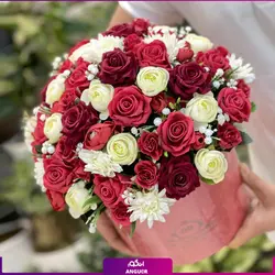 خرید آنلاین باکس گل مصنوعی با تم قرمز | مرکز گل و گیاه انگور