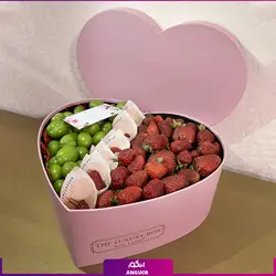 خرید آنلاین باکس نوبرانه (ترکیب زیبای توت فرنگی و آلوچه) و پول نقد