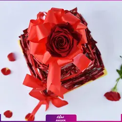 کیت کت تزئین شده همراه با رز طبیعی | Kit Kat Chocolate | انگور