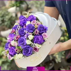 خرید آنلاین باکس گل مصنوعی مدل گهواره‌ای با تم بنفش | مرکز گل و گیاه انگور
