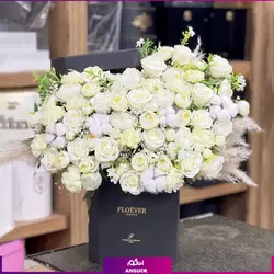 خرید آنلاین باکس گل مصنوعی با تم سفید | مرکز گل و گیاه انگور