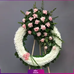 سفارش آنلاین تاج گل تسلیت حلقه ای رز صورتی و داوودی | مرکز گل و گیاه انگور