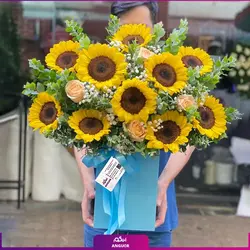 خرید آنلاین باکس ترکیبی گل آفتابگردان و رز، گلفروشی آنلاین انگور