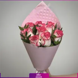 خرید آنلاین دسته گل رز لب صورتی 9 شاخه با کاغذ صورتی | گل فروشی انگور