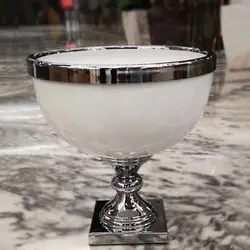 گلدان راژان رنگ سفید با لبه نقره ای