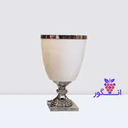 گلدان فلزی خمره ای رنگ سفید با لبه نقره ای